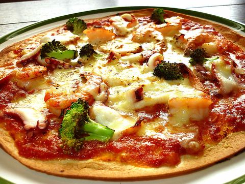 PIZZA　※直径約20cmの手作りの生地を使用しております