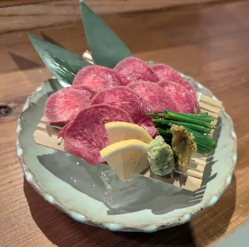 牛タン刺し