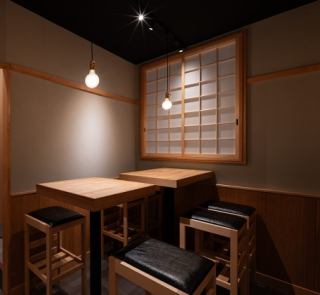 We have table seating available for small groups or for various banquets.Until the interior construction is completed, we will be posting photos of our sister store, JR Sannomiya East Exit Store.