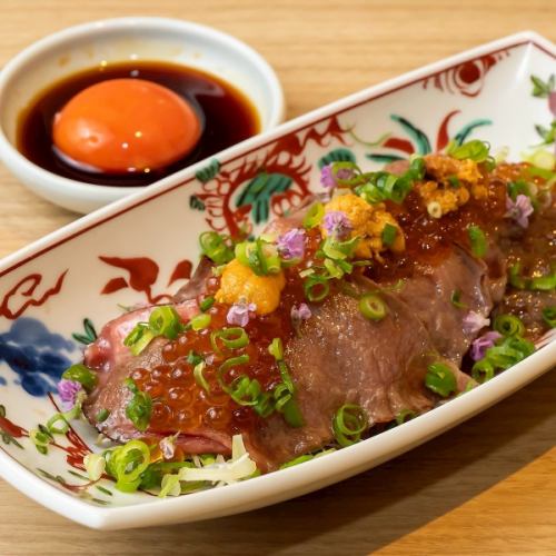 炙り豊後牛のウニ、いくらのせ
