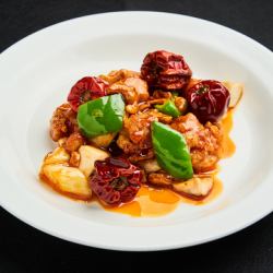 鶏とカシューナッツのピリ辛炒め