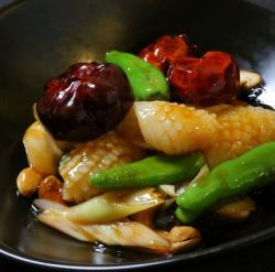 イカとカシューナッツのピリ辛炒め