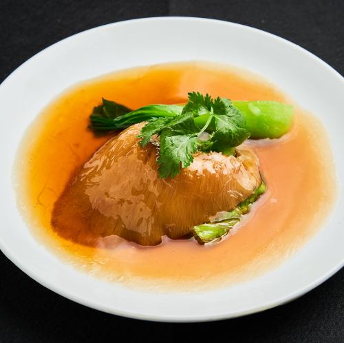燜煮鯊魚的鰭