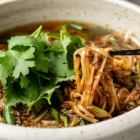 桃花園流　麻婆ラーズー麺(パクチーorネギ)