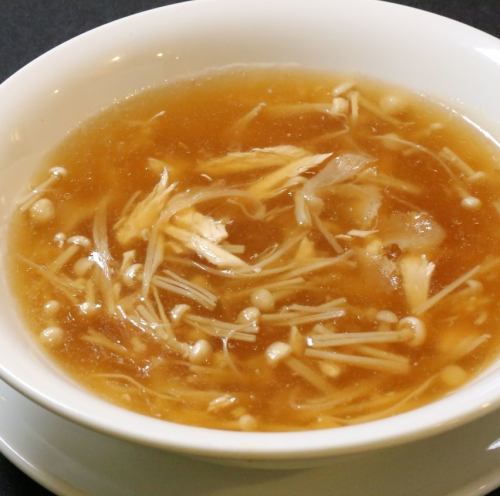 1 杯魚翅湯（1 人份）
