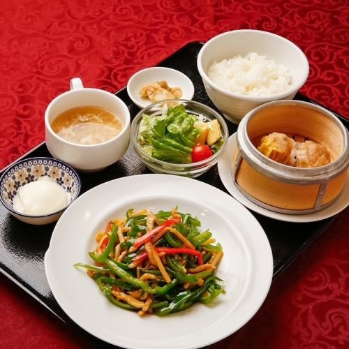 【限量20份】每周午餐 *请向工作人员咨询。