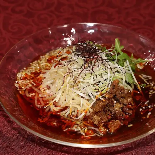 Black vinegar hot and sour cold noodles
