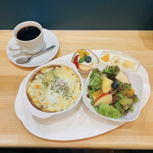 TOUKAランチプレート(温玉焼きチーズカレー)