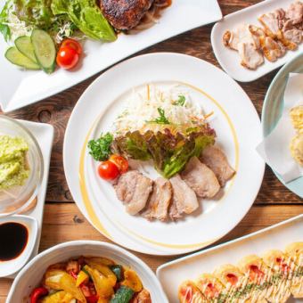 包含120分钟畅饮!<手取屋“本地鸡肉火锅”套餐 4,400日元(含税)> 4至36人份