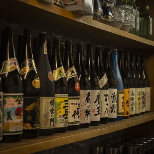 店主厳選の本格焼酎がズラリ