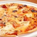 マルゲリータピザ / シーフードピザ / 生ハムピザ