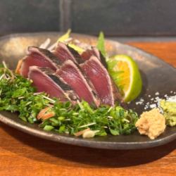 Straw-grilled bonito