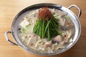 (Food only) Recommended♪ 12 dishes in total "Special offal hot pot course" → 4000 yen course