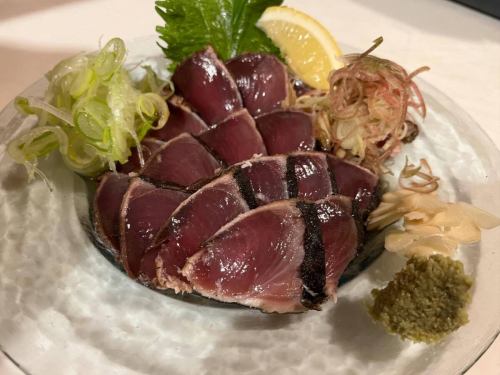 Very popular
⁡
"Salted bonito"
⁡
The secret that is completely different from the others
⁡
(Odaidai vinegar)✌️
⁡
It is also used in homemade ponzu sauce.
The carefully selected ones have a refreshing acidity.
It doubles the deliciousness ♡
⁡
Please enjoy this special "difference" 😊
⁡
#Orange House Asahi Store
#Asahi Orange House
#Orange House Asahi
#Koriyama Izakaya
#Fukushima Izakaya
Koriyama Asahi
Koriyama Asahi Izakaya
Horse sashimi Koriyama
I want to connect with people who like horse sashimi
Izakaya Asahi
Asahi Izakaya
All-you-can-drink Asahi
Asahi all-you-can-drink