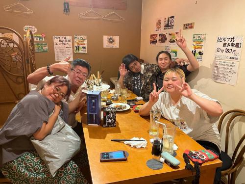 大好き山田家ファミリー♡
⁡
娘さんから母の日、父の日のプレート用意して欲しいと
⁡
ご要望あり、いざサプライズ🎉
⁡
娘ちゃん、息子ちゃん、娘ちゃん旦那さんから
⁡
サプライズプレゼント🎁
⁡
感動しちゃいました〜😭
⁡
更に旦那さんがサプライズでお会計したいと！🥺
⁡
本当に7年前くらいから通って頂き
⁡
その日はこれでもかってくらい忙しくしてくれる
⁡
こんな山田ファミリー大好き♡です♡
⁡
本当にありがとうございました🙏☺
⁡
またお待ちしております🙇‍♂️
⁡
#橙家朝日店
#朝日橙家
#橙家朝日
#郡山居酒屋
#福島居酒屋
郡山朝日
郡山朝日居酒屋
馬刺し郡山
馬刺し好きな人と繋がりたい
居酒屋朝日
朝日居酒屋
飲み放題朝日
朝日飲み放題