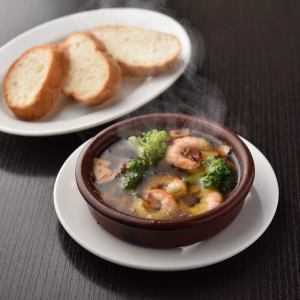 Shrimp and Broccoli Ajillo