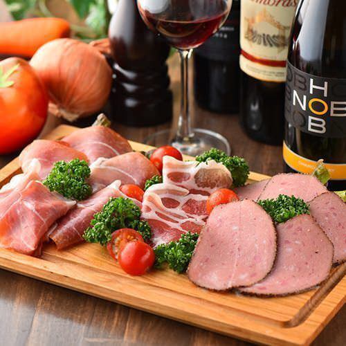 Assorted raw ham