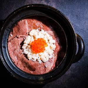 蟹といくらの和牛土鍋ご飯