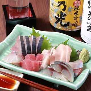 There are plenty of dishes that go well with sake, mainly fish dishes!