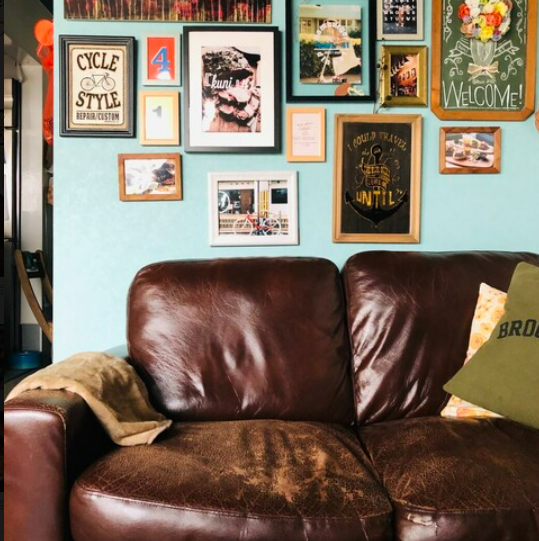 【店内でワンちゃんとお食事も出来ます！】当店では小型犬を連れての店内お食事も可能◎大型犬をお連れの方も、テラス席にてペットと一緒にお食事をお楽しみいただけます！（※ペットをお連れの方は、事前にご連絡をいただいております）