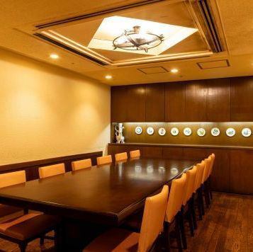 【テーブル席】完全個室のパーティルーム12名様用。人気のお部屋なのでご予約はお早めに！