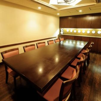 At the back of the store, we have a private room with a different and calm atmosphere.We recommend that you make an early reservation for popular seats.