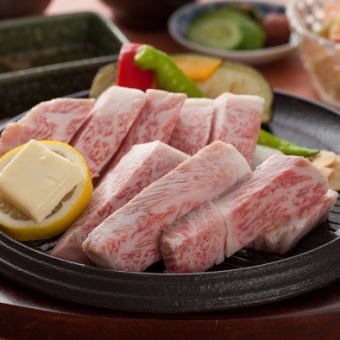 Choose fillet fillet or sirloin from the [Special Wagyu Teppanyaki Course] for a longevity or birthday gift.