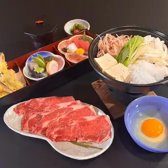(【愛香膳】…1段和重＆牛すき焼きセット
