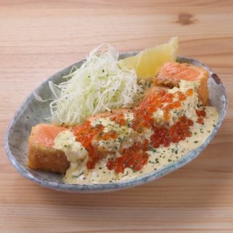 【揚げ物】厚切りサーモンレアかつ