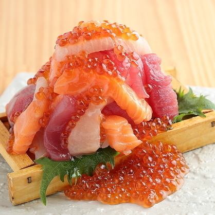 【インスタ映え◎】新鮮なお刺身盛り合わせや大衆メニューが多数