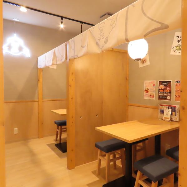 少人数様から大人数様まで大歓迎です♪カウンターからテーブル席までご用意してます！名古屋での飲み会や女子会,宴会には当店で◎【＃名古屋＃栄＃伏見＃錦＃居酒屋＃肉寿司＃肉＃個室＃飲み放題＃出世サワー＃フルーツサワー】