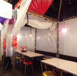 Semi-private room like a tent.There is a bench seat near the wall.Enjoy a date or a meal with friends ♪ You can have a wonderful time eating delicious food in the store! Feel free to drop in on your way home or shopping!