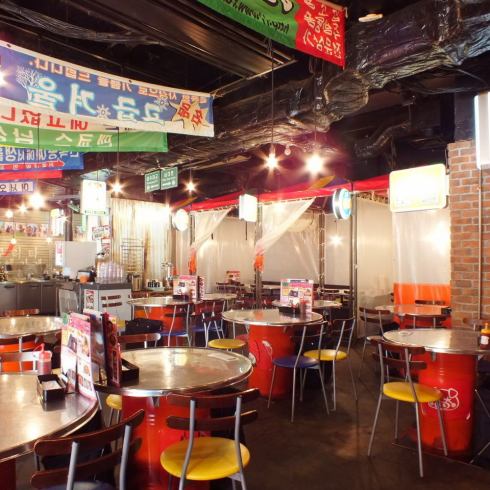 まるで韓国に来たような本場の雰囲気が味わえる賑やかな店内☆