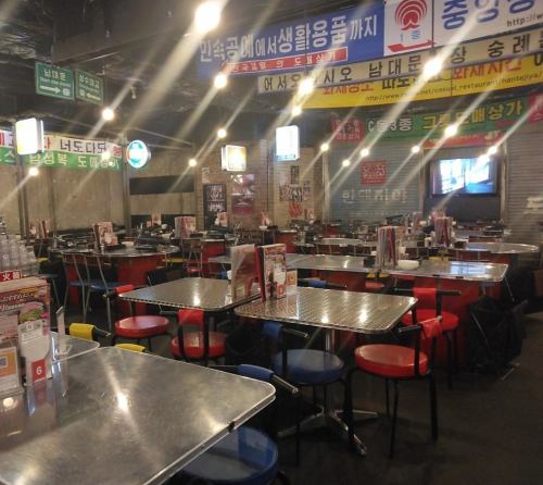 店内はまさに韓国屋台