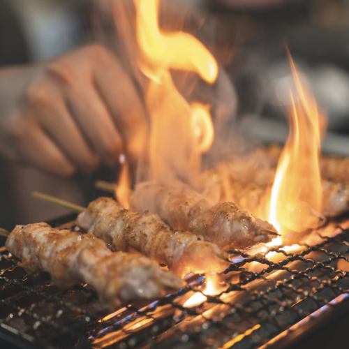 博多仕込みの串焼きを圧倒的コストパフォーマンスでご提供。炭火で丁寧に焼き上げてご提供致します。