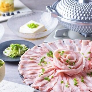厳選ブランド「美ら島あぐー」を当店自慢の自家製出汁で味わう！
