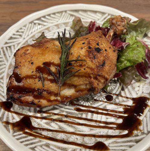 骨付き若鶏の皮パリコンフィ
