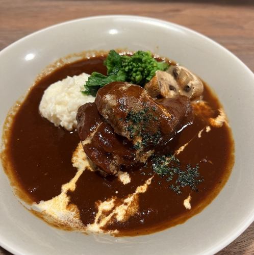 洋食屋のほろほろ牛タンシチュー