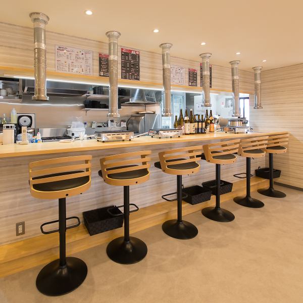 [Counter seats are also available! Can be used even by 1 person or more♪] There are 6 counter seats in front of the kitchen in the store! There are also counter seats so that even 1 person can use it easily ♪ Anniversary Two people are also welcome♪