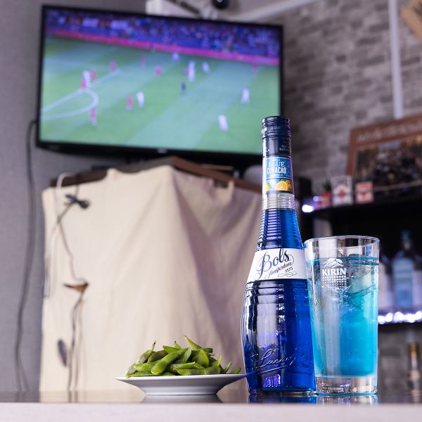 We have a monitor, so you can enjoy watching baseball, soccer, and various other sports♪Let's cheer while having drinks and snacks!If you have a favorite channel, please let us know.