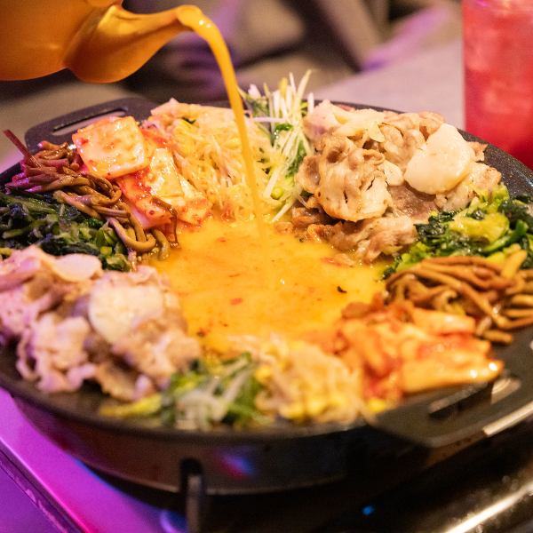 【韓国の御祝い料理！】鉄鍋で焼いて食べる「チャドルクジョルパン」