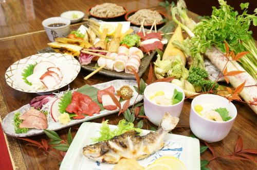 【夜の部】宴会料理4300円、飲み放題付き6500円(税込)