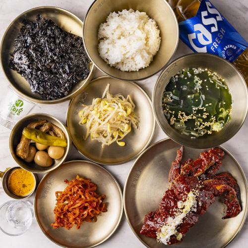 <Monday to Friday only> 3 types of lunch set meals