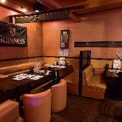 貸切は25名様から承ります!着席40名様、立食65名様まで対応可能!会社関連の宴会をはじめ、暑気払いなどシーンに合わせてカジュアルにご利用いただけます。また、お誕生日会などのお祝いパーティには、嬉しい特典をご用意しておりますので、お気軽にお問合せください。