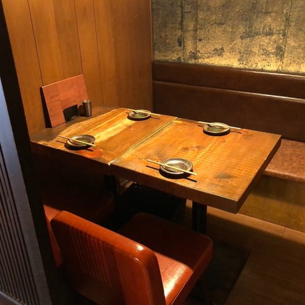 [We have large and small private rooms] We have two semi-private rooms with sunken kotatsu seating for 3 to 4 people and 3 to 6 people.If you remove the partitions inside the room, you can use it as a semi-private room for up to 11 people! There are 3 rooms in total, 2 for 4 people and 1 for 4 to 6 people.If you remove the partition, you can create a room for up to 14 people.We will prepare it according to the number of users!