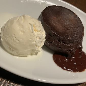 Fondant chocolate with vanilla ice cream