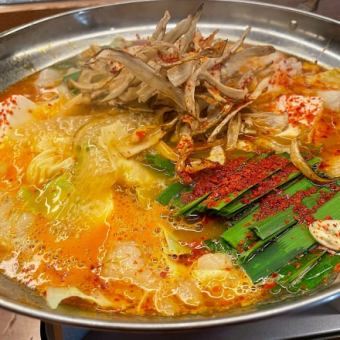 *Winter only* [10 dishes in total] Kuroge Wagyu beef motsunabe, vegetable skewers, and dessert! A course featuring our popular menu items