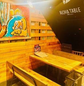 広いお席でゆったりとくつろげます。