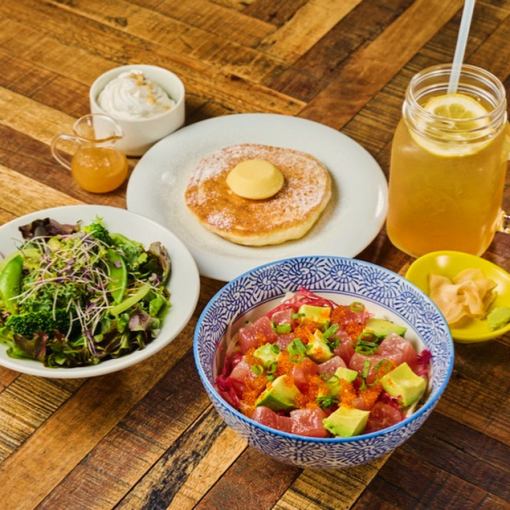 【Aloha Tableのシグネチャーメニューがお得に楽しめる♪】★ハワイアン満載のカウカウセット★