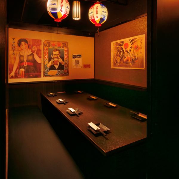 4~8名程度のグループで利用できるテーブル席は、会社帰りの飲み会や友人との集まりに最適。人数に合わせた個室や仕切り付き空間で、周囲を気にせず会話が弾みます。居心地の良い空間で、食べ放題やコース料理も楽しめます。